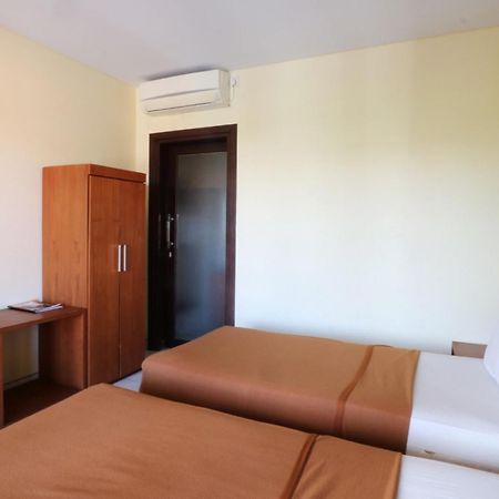 Kondra Premiere Guest House Kuta Кута Экстерьер фото