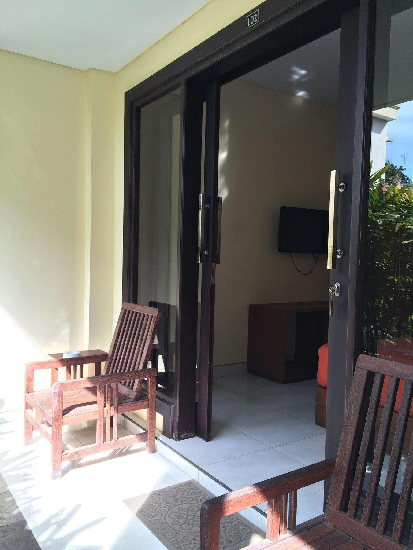 Kondra Premiere Guest House Kuta Кута Экстерьер фото