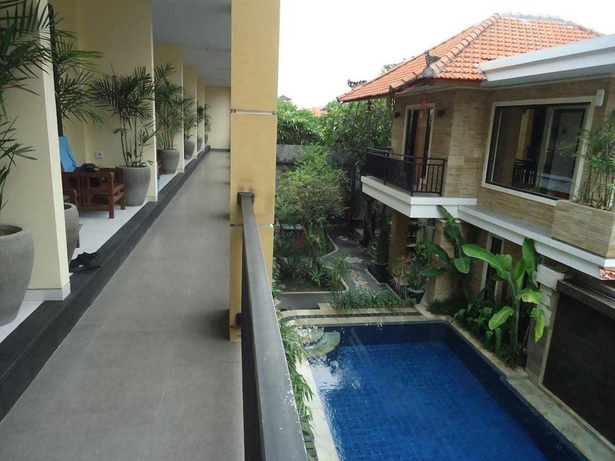 Kondra Premiere Guest House Kuta Кута Экстерьер фото