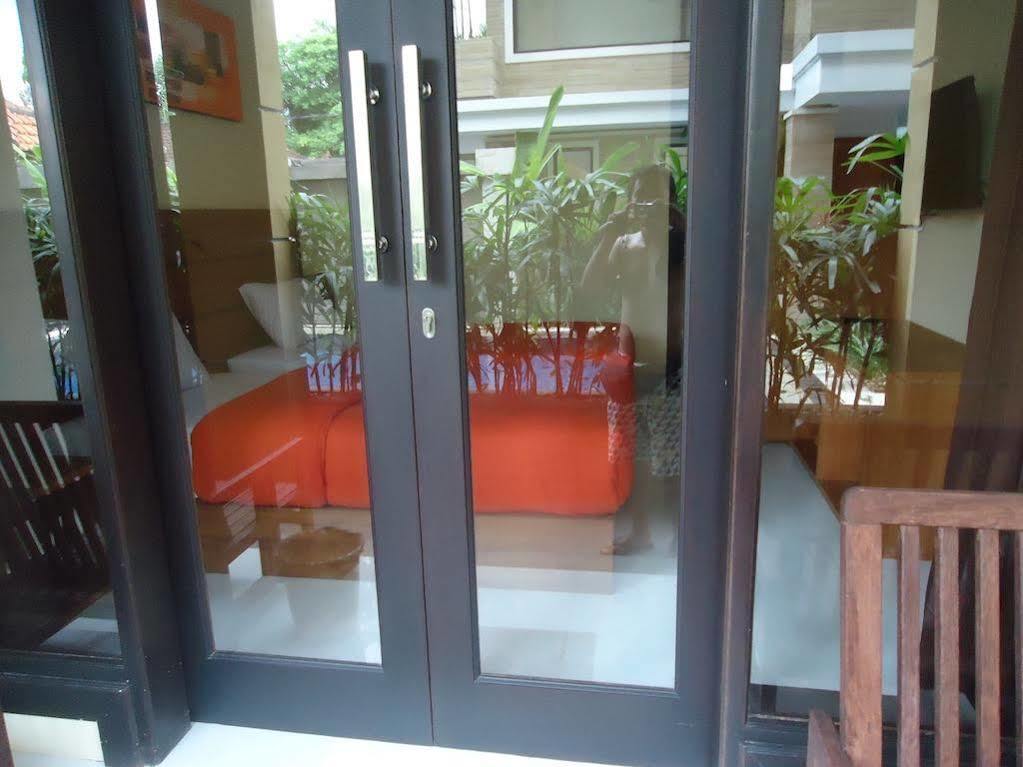 Kondra Premiere Guest House Kuta Кута Экстерьер фото